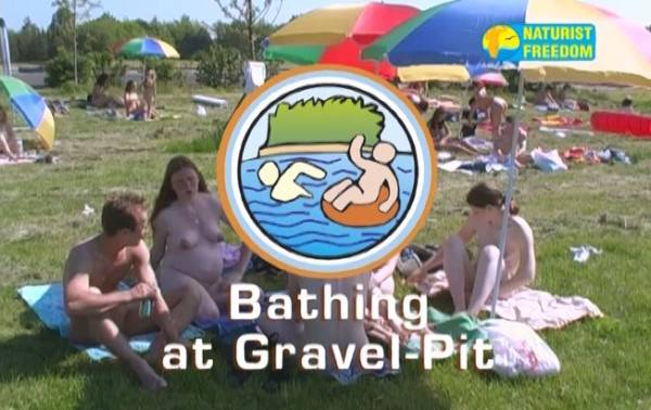 La famille nudisme vidéo - Bathing At Gravel Pit [Naturisme outdoor] [720×480 | 00:55:00 | 1.29 GB] [Naturisme France]